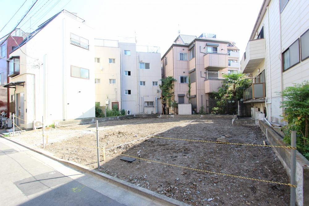 Local photos, including front road. Local (September 2013) Shooting