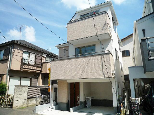 Rendering (appearance). Example of construction