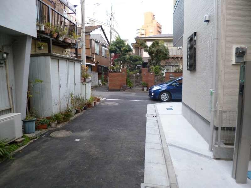 Other local. Frontal road