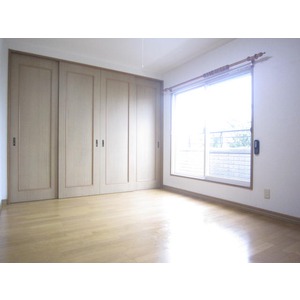 Living and room. Western-style 7.8 Pledge