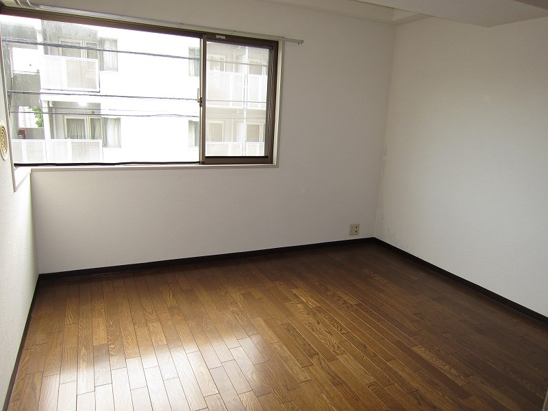 Other room space. Photo of the same type 106, Room