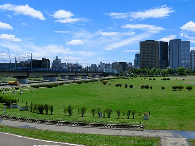 park. Tama River until the gas bridge green space can enjoy a walk of 300m jogging and pets Tamagawa river