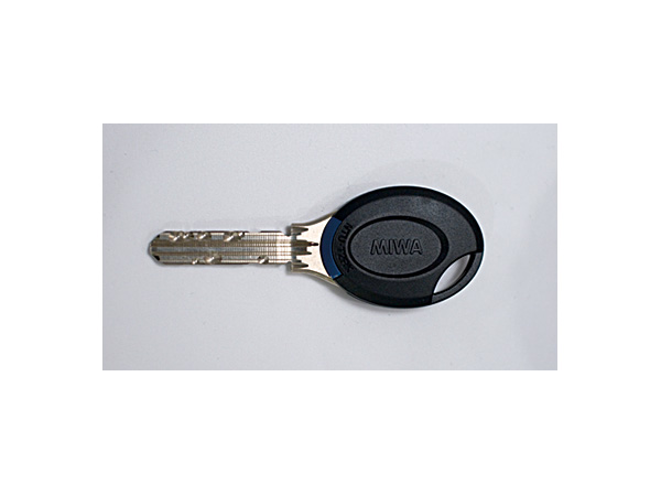 Security.  [Non-contact key] Without having to insert the key into the keyhole in the entrance, You can also unlock easier when a lot of luggage. Unlike the personal identification number expressions of worry seen the number to outsiders, Unlocking is also safe at the entrance. (Same specifications)