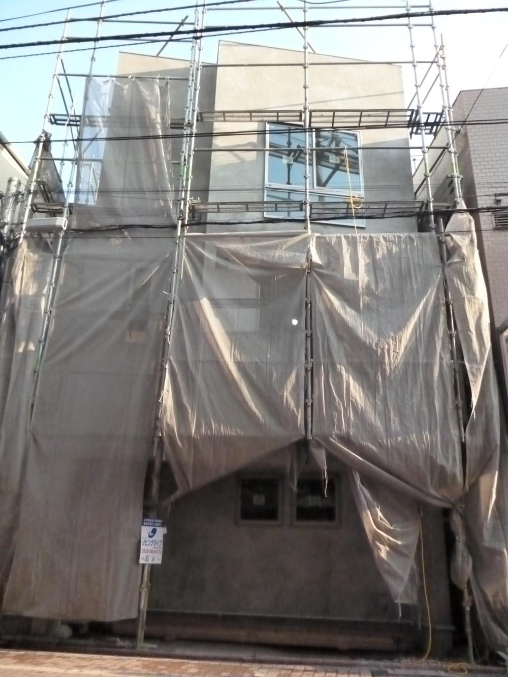 Local appearance photo. Local (11 May 2013) Shooting