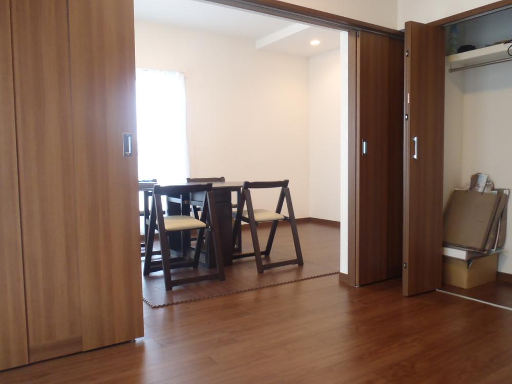 Non-living room. Living next to the Western-style Indoor Video published in