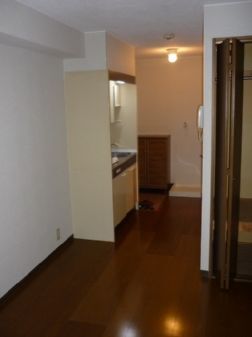 Living and room. Reference is a picture. 