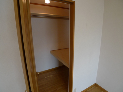 Receipt. Walk-in closet