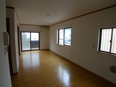 Living and room. Bright living 12.2 Pledge two-plane daylight