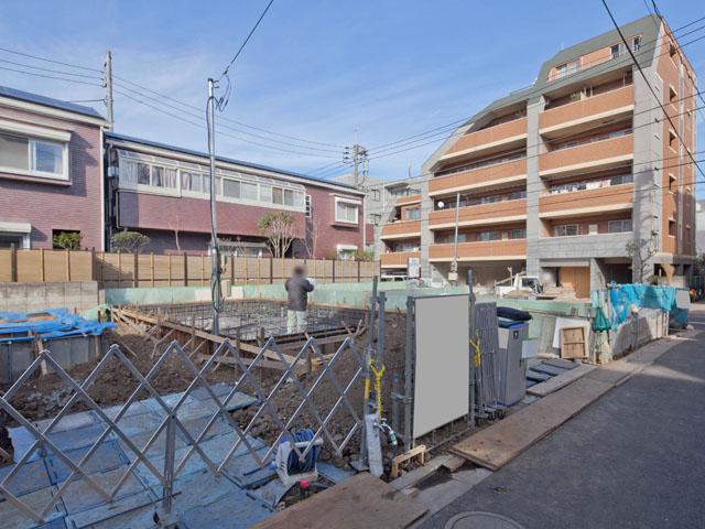 Local appearance photo. Local (12 May 2013) Shooting