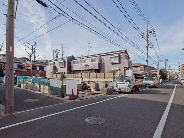 Local photos, including front road. Local (12 May 2013) Shooting