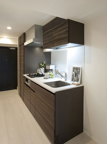 Kitchen.  [Artificial marble work top] Acrylic artificial marble with a clean sense of the white tones. It is one piece top with no seams. (Which was the F type model room shooting (February 2013), Some optional specifications (paid ・ Application deadline Mu) are included. )