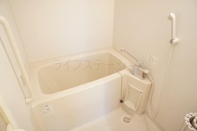 Bathroom. Local (December 19, 2013) when shooting Rainy weather