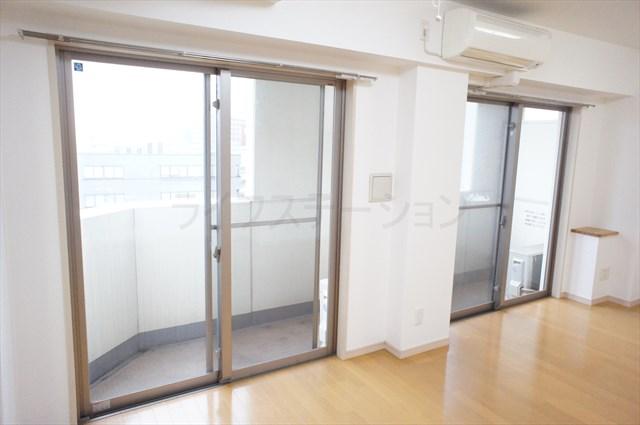 View photos from the dwelling unit. Local (December 19, 2013) when shooting Rainy weather