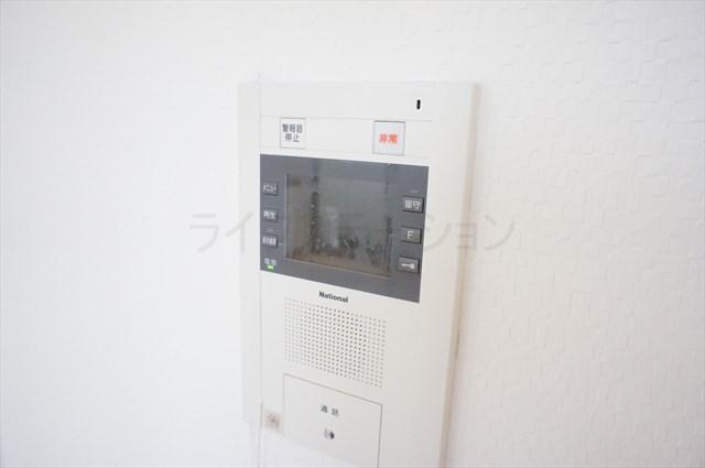 Security equipment. Local (December 19, 2013) when shooting Rainy weather