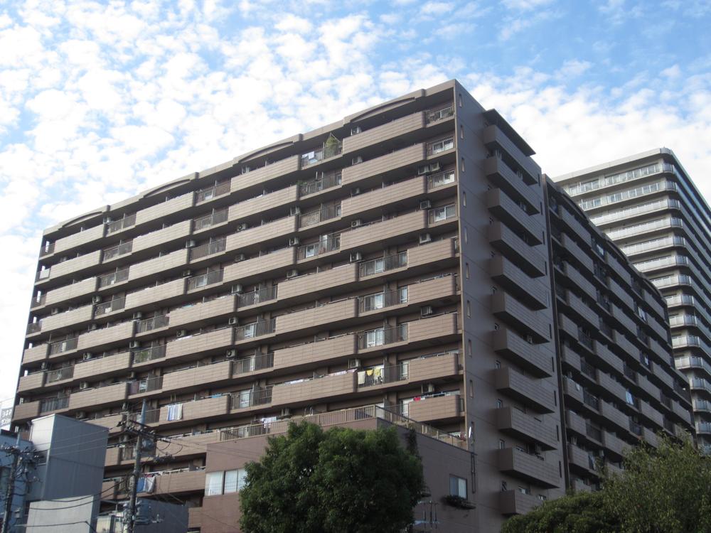 Local appearance photo. Local (12 May 2013) Shooting