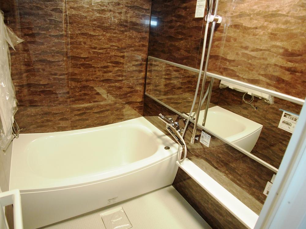 Bathroom. Indoor (12 May 2013) Shooting