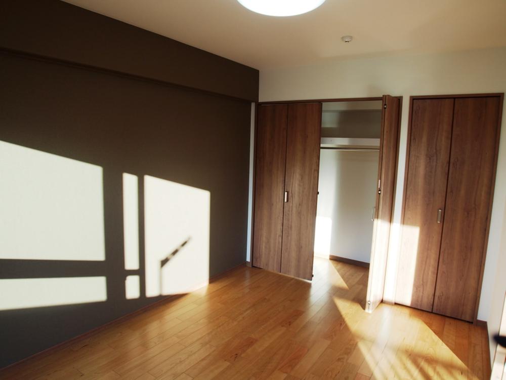 Non-living room. Indoor (12 May 2013) Shooting