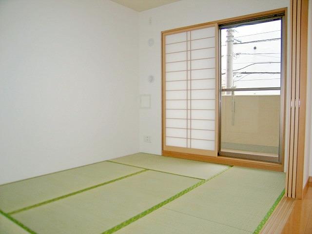 Non-living room. Guests can relax in purring lying Indoor (12 May 2013) Shooting