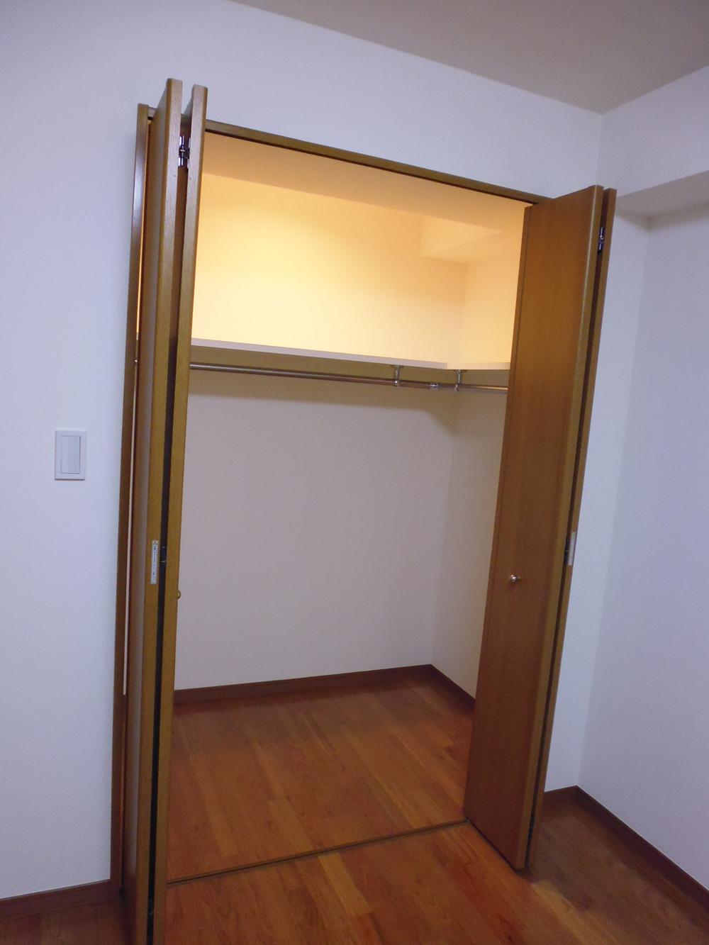 Receipt. Western-style 6 Pledge storage