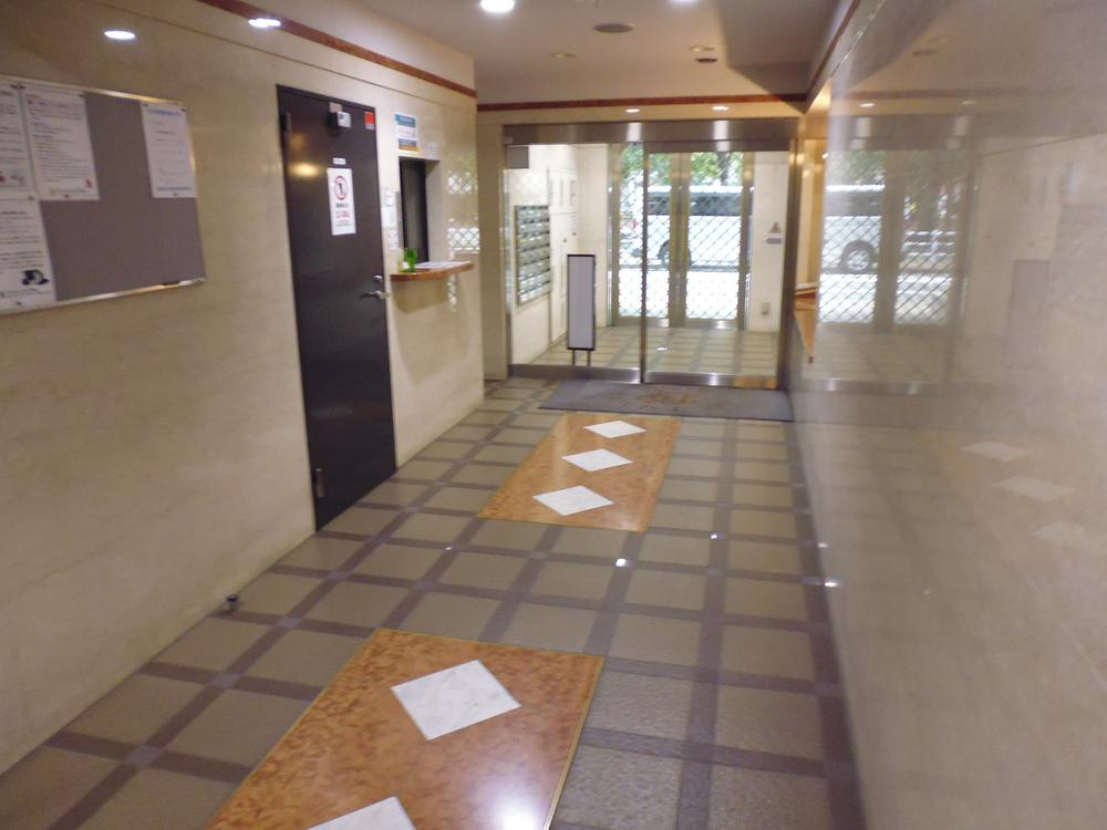 Entrance. 1F in Entrance