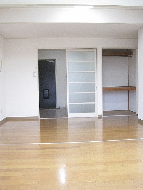 Living and room. Bright room in the top floor!