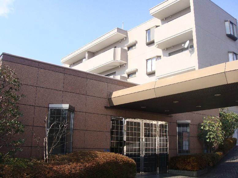 Local appearance photo. Local (12 May 2013) Shooting