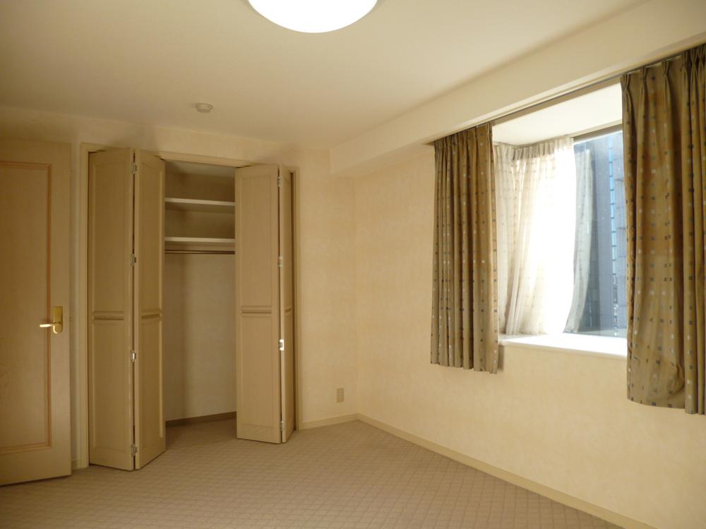 Non-living room. Indoor (11 May 2013) Shooting