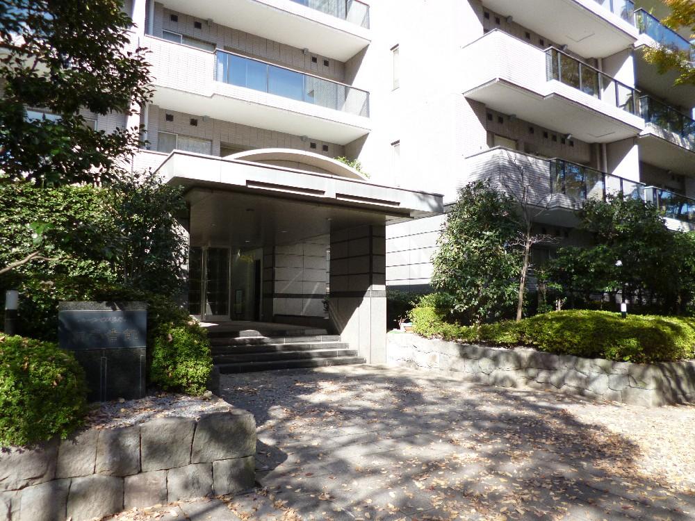 Entrance. There Minamiichi Ichibankan entrance (2 places