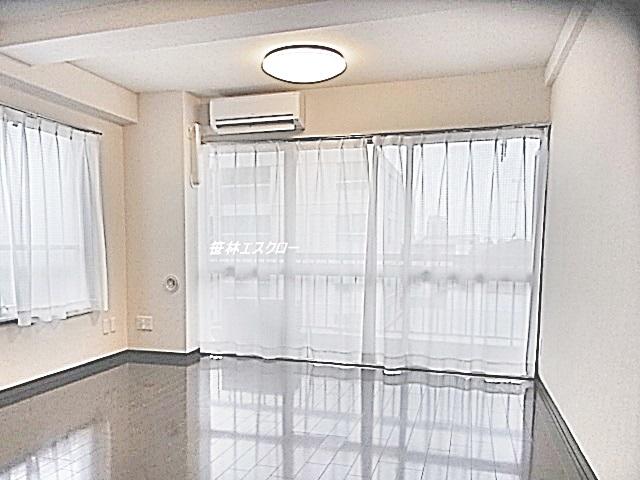 Living. This is a new interior full renovation completed properties