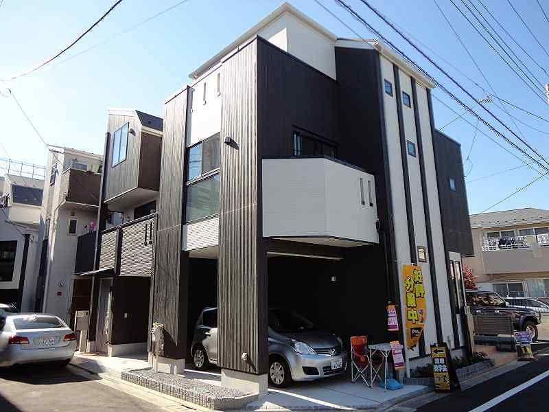 Rendering (appearance). Example of construction