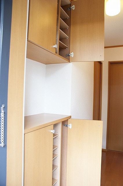 Entrance. Shoes BOX ☆