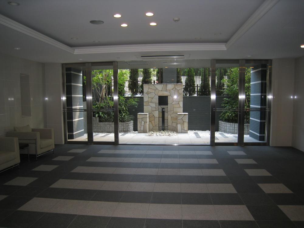 lobby. Common areas (2013 November shooting)