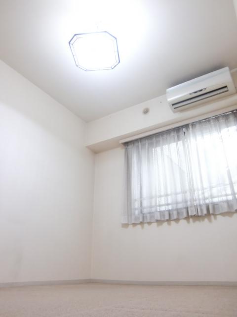 Non-living room. 6.1 Pledge of Western-style