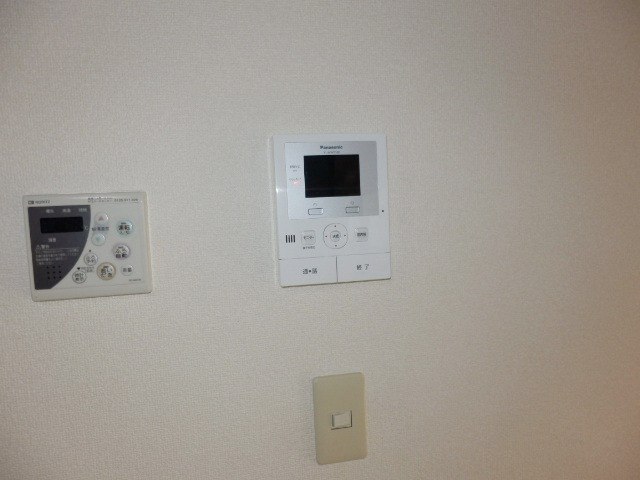 Security. When the visitor is also peace of mind TV monitor phone