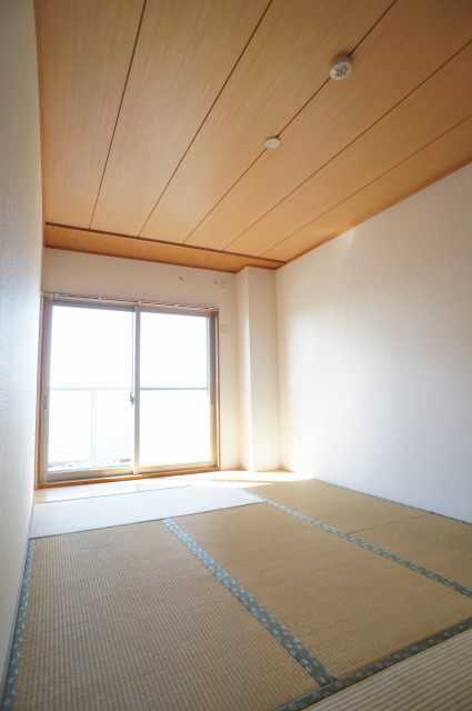 Other room space. Japanese-style room 6.9 quires