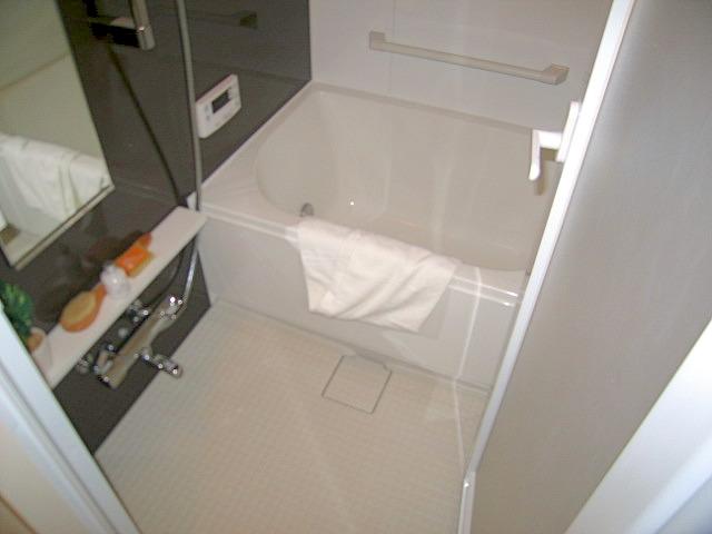 Bathroom. Unit bus with Reheating function Indoor (12 May 2013) Shooting