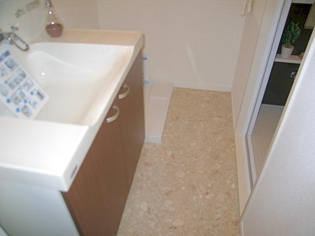 Wash basin, toilet. Exchanged is at the time of renovation as well, such as wash basin