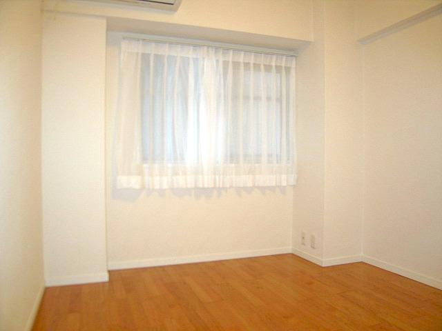 Non-living room. Indoor (12 May 2013) Shooting