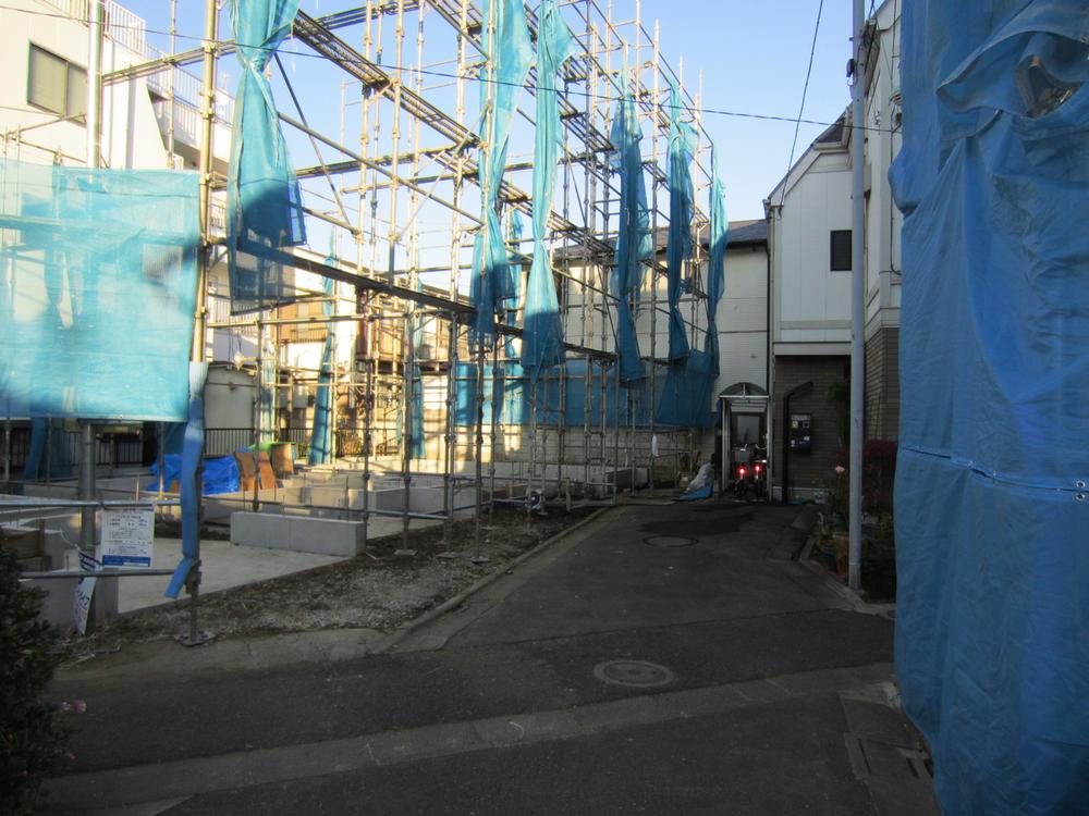 Local appearance photo. Local (12 May 2013) Shooting