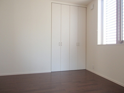 Living and room. Western-style 6 Pledge Closet depth plenty of type