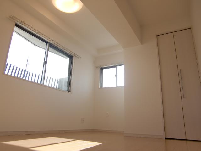 Non-living room. Western-style 1 5.8 Pledge