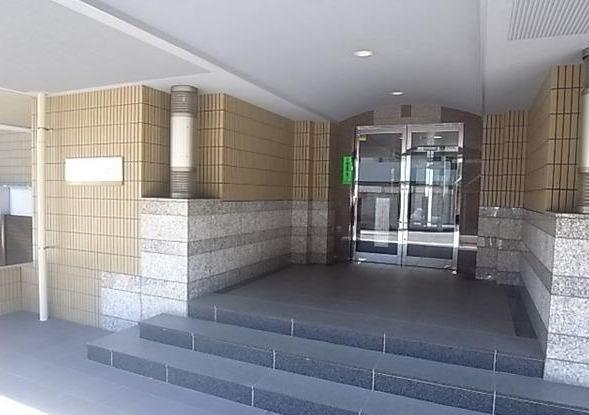 Entrance. Auto-lock of peace of mind