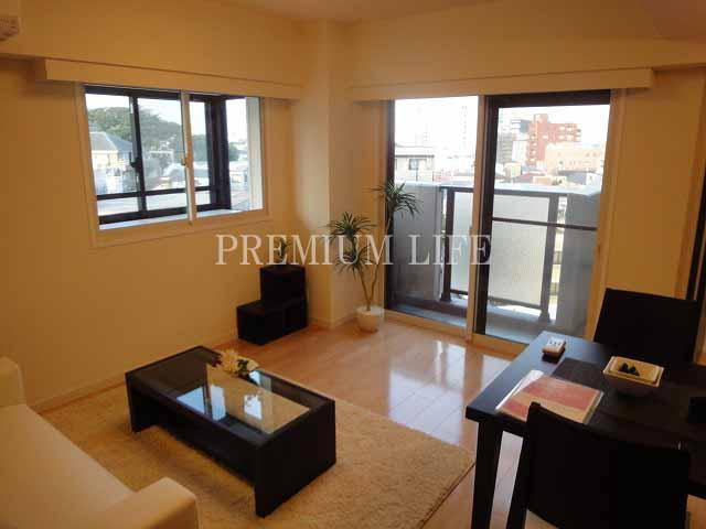 Living.  [living] About 11.2 Pledge top floor! Corner room! Per yang ・ View is good!