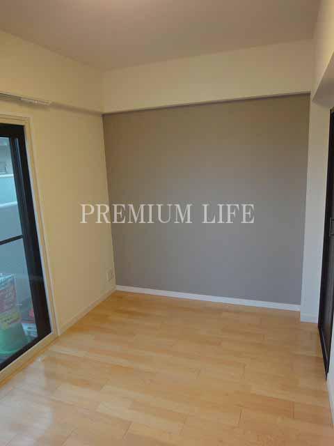 Living.  [Western style room] About 5.1 Pledge