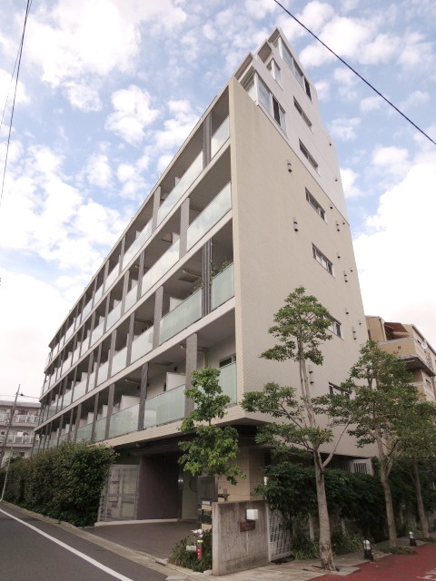 Building appearance. 2 minute walk to the station