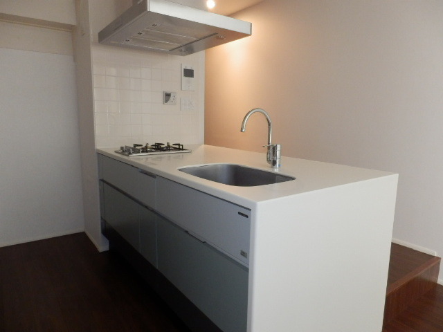 Kitchen. Counter Kitchen ・ White of the kitchen there is a feeling of cleanliness