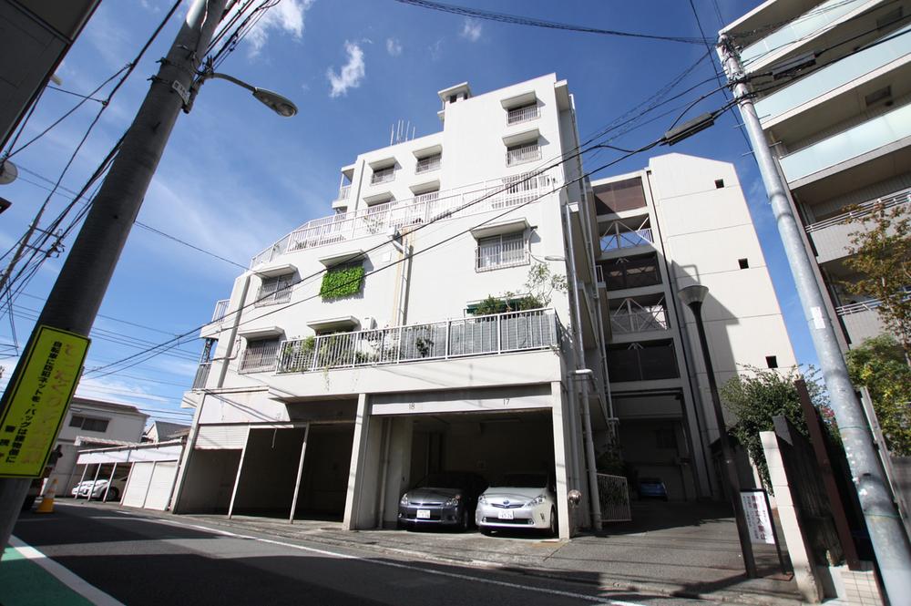 Local appearance photo. Tokyu Ikegami Line "Yukigayaotsuka" a 15-minute walk to the station