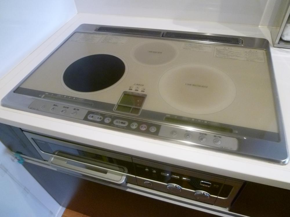 Same specifications photo (kitchen). 3-neck IH cooking heater