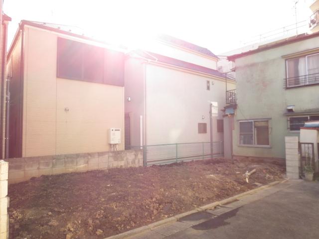 Local appearance photo. Local (11 May 2013) Shooting