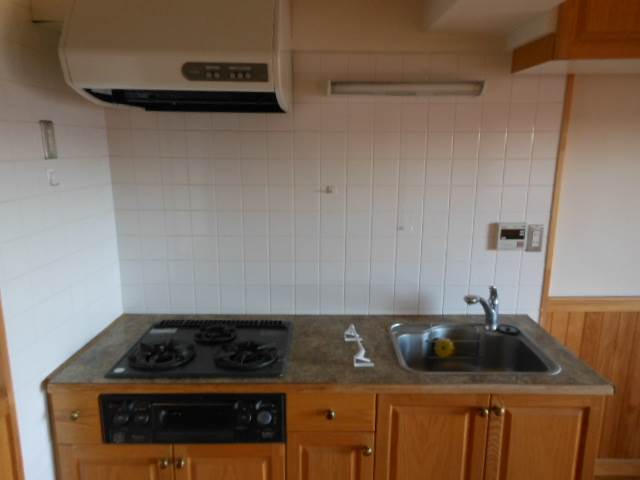 Kitchen. Gas 3-neck system Kitchen